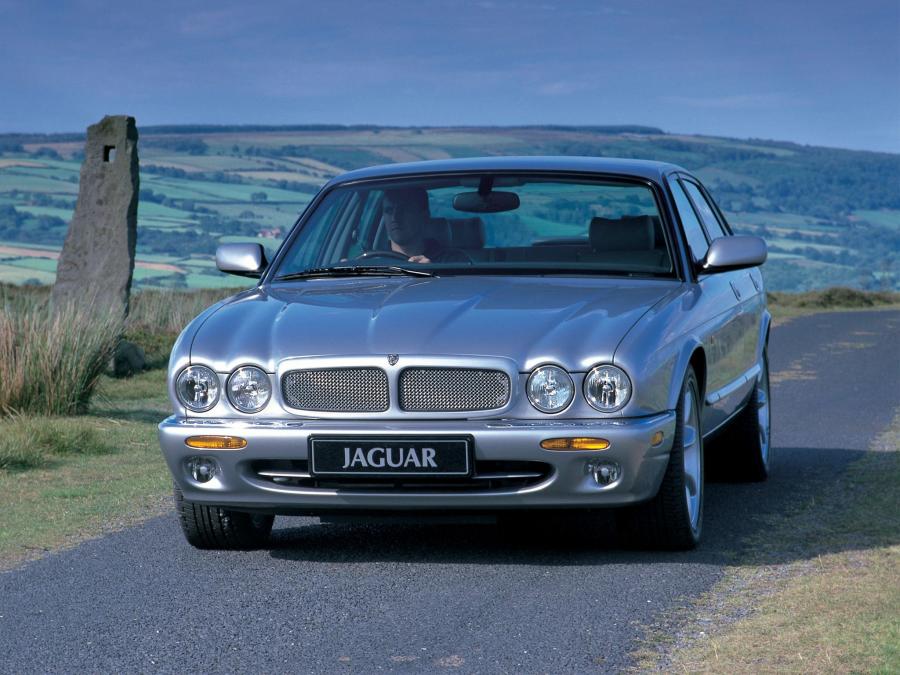  Jaguar XJR 1997 года  (фото 11 из 11)